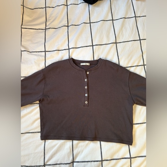 Aritzia Wilfred Free Mavis Cropped Ribbed Long Sleeve Top in Chocolate Brown - Picture 3 of 6